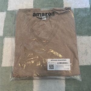 NWT Amazon Essentials Beige V-Neck Pullover Size XL